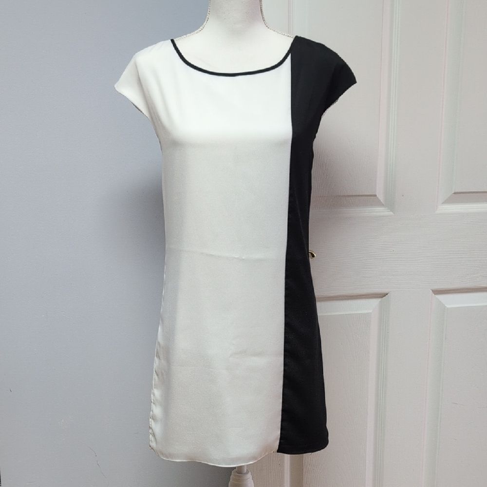 Express Black and White Block Side Cap Sleeve Dress Size XS